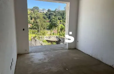 Casa triplex em fase de acabamento no novo horizonte