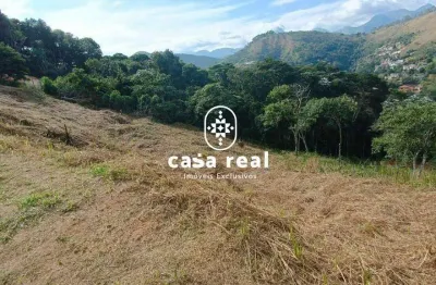 Sua chance de viver no paraíso de itaipava chegou, com uma vista deslumbrante