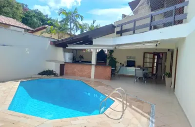 Belíssima casa à venda no residencial 3 – 450m² – 4 dormitórios