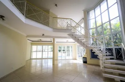 Casa de esquina para locação 470m² - 4  suítes - varanda envidraçada, conceito aberto , ar condicionado e piscina  - residencial 6 – alphaville