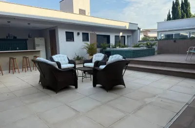 Casa espetacular à venda no residencial 6, com 297 m² de área construída em um terreno de 410 m². o imóvel possui 4 dormitórios, sendo 2 suítes, sala ampla para 3 ambientes e uma área de lazer incríve