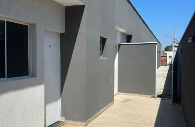 Casa nova  em condomínio para venda, itanhaém / sp. possui 02 dormitórios e piscina