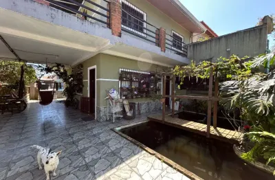 Casa  com 05 dormitórios e piscina  para venda,na praia em  peruíbe / sp