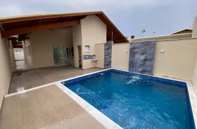 Casa nova para venda, itanhaém / sp. possui 0iscina e 02 dormitórios