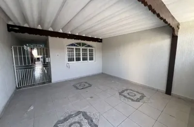 Casa para venda, praia grande / sp. possui 02 dormitórios e piscina