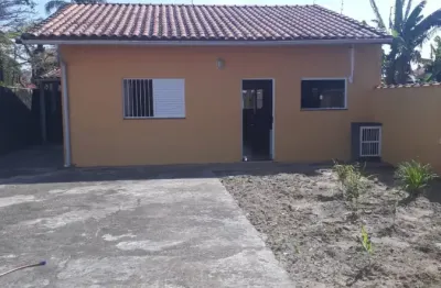 Casa com 03 dormitórios sendo 01 suíte para venda, itanhaém / sp