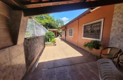 Casa  com 4 dormitórios para venda, peruíbe / sp. possui espaço para piscina