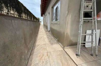 Casa para Venda em Itanhaém, Jardim Grandesp, 2 dormitórios, 1 suíte, 1 banheiro, 2 vagas