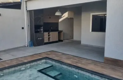 Casa 3 Quartos com Piscina em Condomínio Fechado – Vargem Pequena