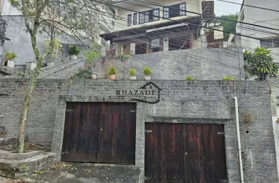 Excelente duplex, ótima localização. 4 quartos sendo 2 suítes por r$ 900.000