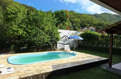 Casa com 3 quartos para alugar na Rua Treze, Serra Grande, Niterói