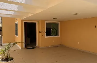 Casa duplex impecável em piratininga com churrasqueira e 2 vagas 