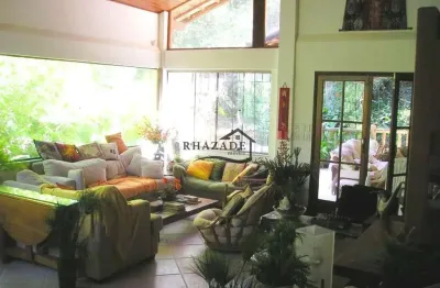 Casa com 4 quartos e 10 vagas de garagem de 270m² em serra grande, niterói/rj