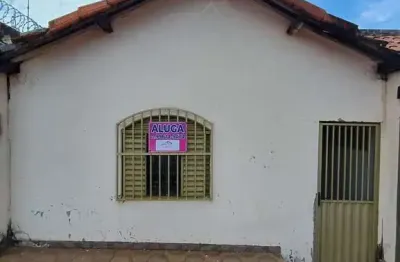 Casa para alugar em jataí, setor aeroporto, com 2 quartos, com 0 m²