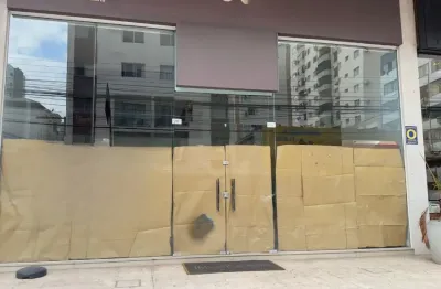 Sala comercial com 150 metros, pé direito duplo e mezanino na avenida brasil – balneário camboriú