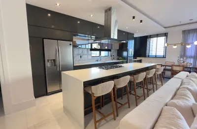 Apartamento mobiliado exclusivo a 50m do mar em balneário camboriú