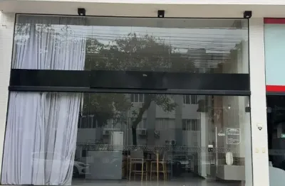 Loja moderna no coração de balneário camboriú – ideal para showroom e negócios de destaque