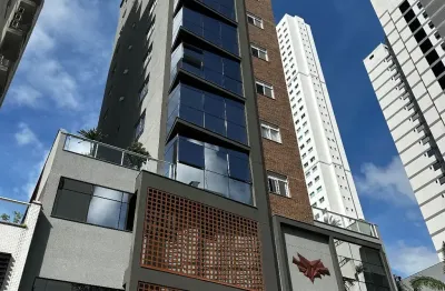 Um achado... no centro de bc com 2 suítes, 2 vagas, pronto para morar mobiliado e decorado não perca