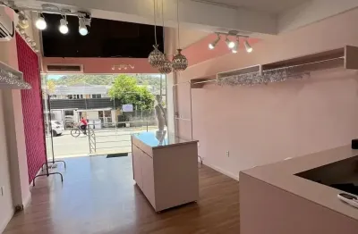Sala térrea em camboriú sc. 67m2 e 01 bwc, ótima localização, venha ver