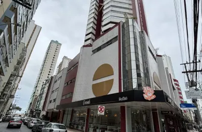 Oportunidade vista mar 100m2, 2dorm, 2bwc, 1vg priv grande, churr carvão sacada, mobiliado equipado