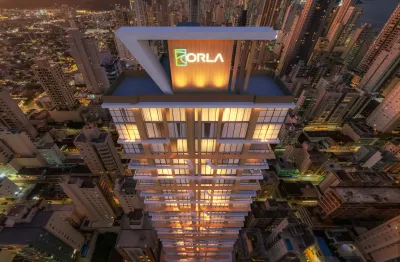 Oportunidade em obras 4 suítes, 5 bwc, 3 vg, lazer completo no centro de bc para você.