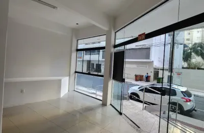 SALA TÉRREA ENTRE A AV. BRASIL E ATLÂNTICA 72m2, 2bwc, 1vg priv. exc. localização CONFIRA