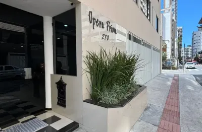 A BAIXO VLR DE MERCADO OPORTUNIDADE 2dorm. sendo 1 suíte, 1 vaga privativa,  elevador, no centro de BC, venha conferir... ATENÇÃO!!!!