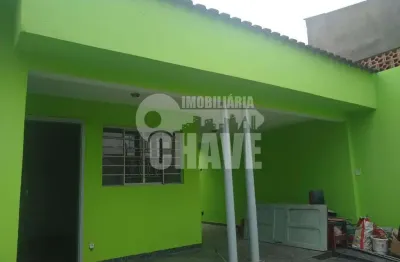 Vende-se casa com 3 dormitórios no jardim ideal em londrina-pr