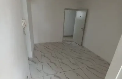 Lindo studio com quarto separado dos demais cômodos para locação, ao lado do metrô do bairro liberdade