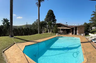 Refúgio de campo com vista deslumbrante para as montanhas