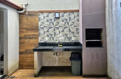 Casa duplex em condomínio com 2 quartos, 2 banheiros, 1 vaga no centro de buzios