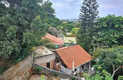 Casa independente com 2 quartos, duas vagas em tucuns, armação dos buzios, rj