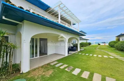 Casa à venda em condomínio frontal mar com 2 quartos, 2 suítes na praia rasa, armação dos buzios
