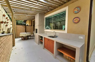 Casa e condomínio a venda com 2 quartos, praia brava, armação dos buzios