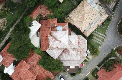 Casa a venda em condomínio com 5 suítes, 4 vagas, geribá, armação dos buzios rj