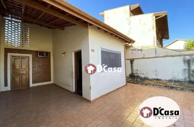 Casa térrea à venda com 2 quartos e amplo quintal, bairro vila são geraldo, taubaté - sp.