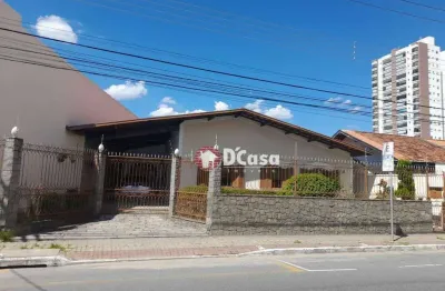 Casa comercial com 2 salas para alugar na Rua Barão da Pedra Negra, Centro, Taubaté