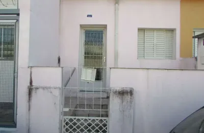 Casa com 1 dormitório para alugar, 180 m² por R$ 922,00/mês - Centro - Taubaté/SP