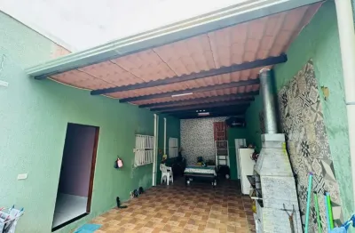 Casa no balneário gaivota – itanhaém/sp | 2 dorms (1 suíte), churrasqueira e 500m da praia