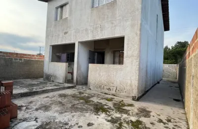 Sobrado geminado no jardim são joão em peruíbe – 2 dormitórios, edícula e vaga para 4 carros