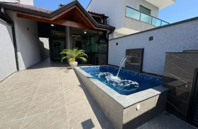 Casa com piscina e área gourmet no jardim ribamar em peruíbe – 2 dorms (1 suíte) – aceita financiamento!