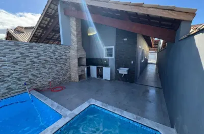 Casa com piscina, suíte e espaço gourmet no bairro josedy em peruíbe – lado praia