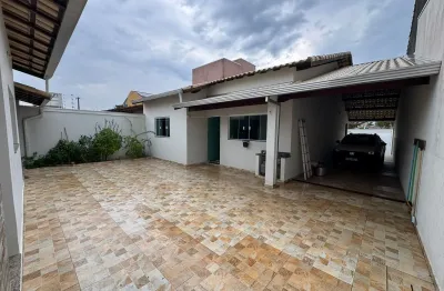 Casa no josedy em peruíbe com 3 dormitórios, 2 suítes, edícula e espaço para piscina a 200m da praia