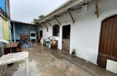 Casa no suarão em itanhaém com 2 dormitórios, 2 banheiros e vaga para 2 carros