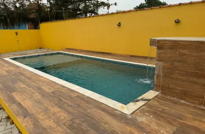 Casa em condomínio com 2 suítes e lazer completo no balneário jequitibá – a 300m da praia
