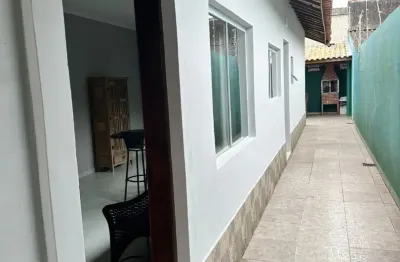Casa no jardim corumbá em itanhaém, lado praia a 900m do mar com 02 dormitórios (1 suíte), churrasqueira e financiamento bancário disponível