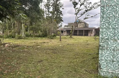 Chácara no Balneário Gaivota em Itanhaém, Lado Serra a 800m da Rodovia com 2700m², Árvores Frutíferas, Jardim e Escritura