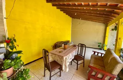 Casa no balneário gaivotas em itanhaém, lado praia a 1100m do mar com jardim, árvores frutíferas, área gourmet e escritura