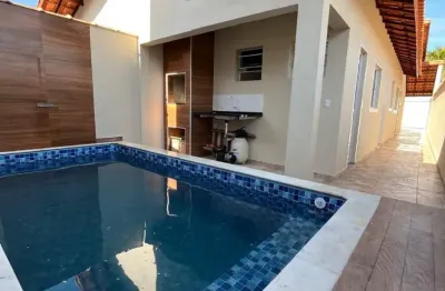 Casa no bairro nossa senhora do sion em itanhaém, lado serra com 02 dormitórios (1 suíte), piscina, espaço gourmet e vaga para 02 automóveis