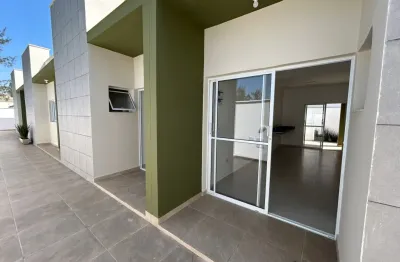 Casa no bopiranga em itanhaém, lado praia a 60m do mar com 02 dormitórios, piscina, área gourmet e financiamento bancário disponível